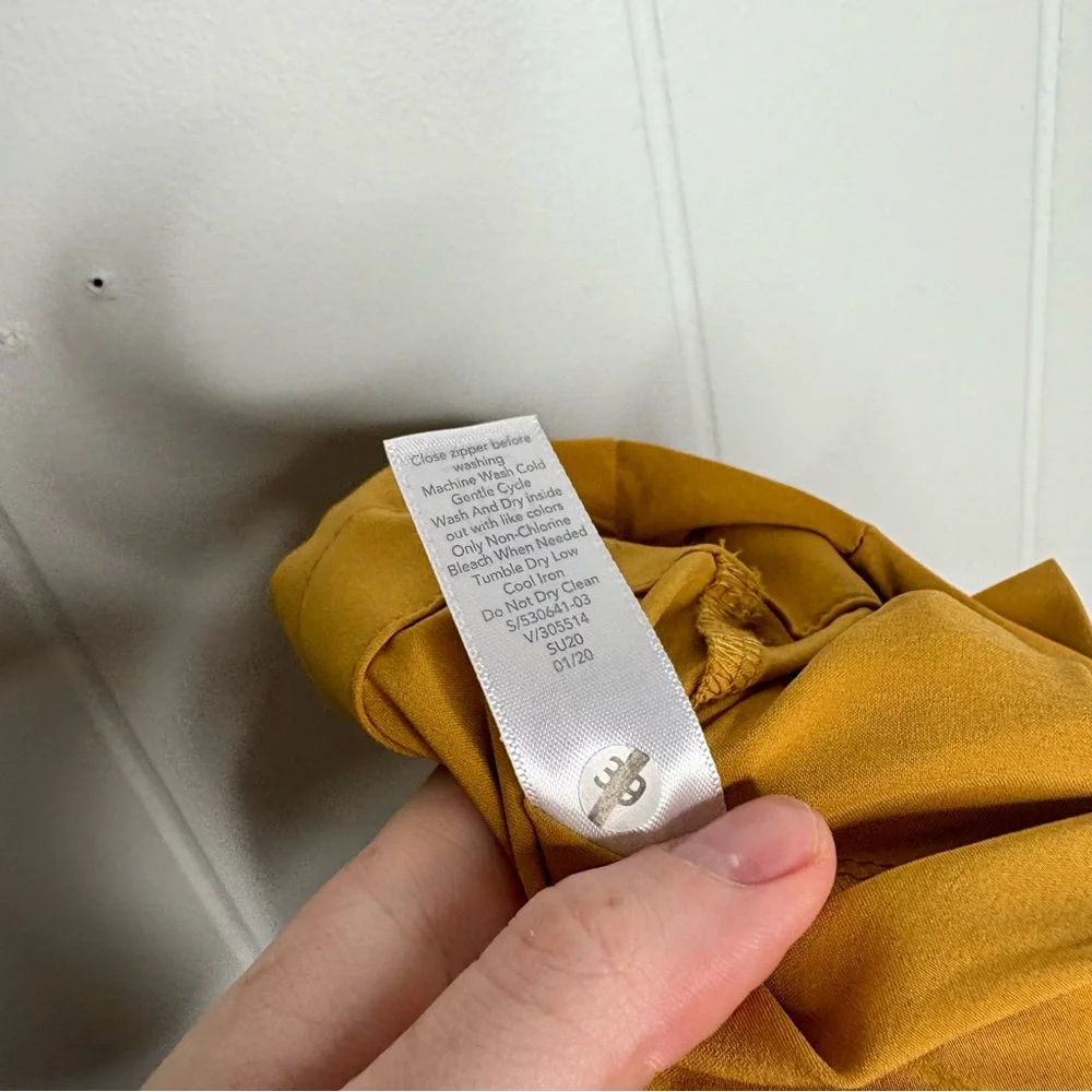 Athleta Skyline Short II Yellow Gold Athletic Athleisure Running Women’s Size 8 - Picture 8 of 8